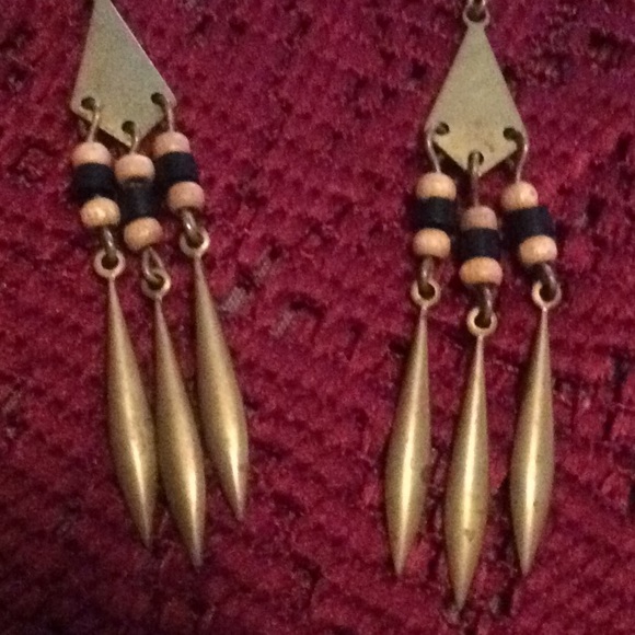 Boho Dangle Style Earrings - Picture 3 of 3